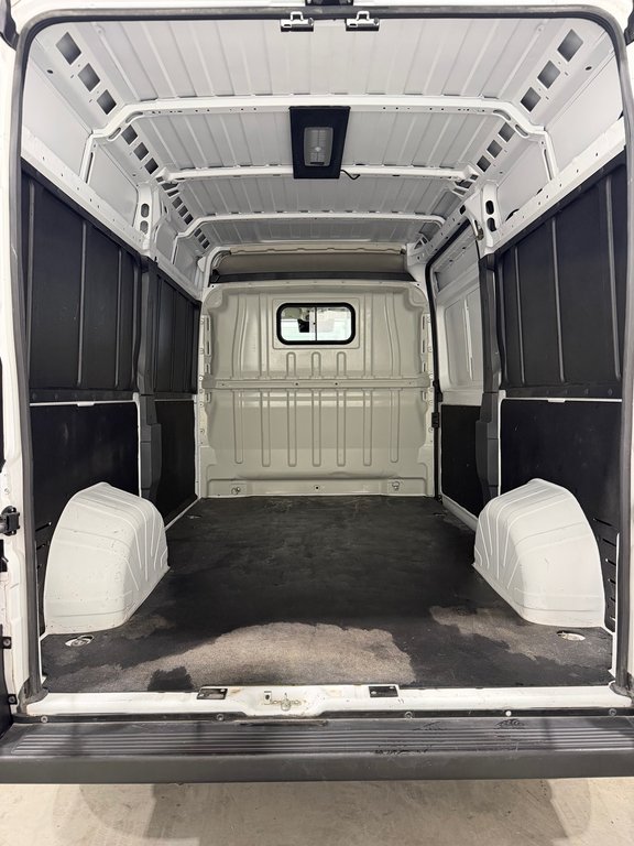 2025 Ram ProMaster Cargo Van Tradesman in Saint-Hyacinthe, Quebec - 9 - w1024h768px