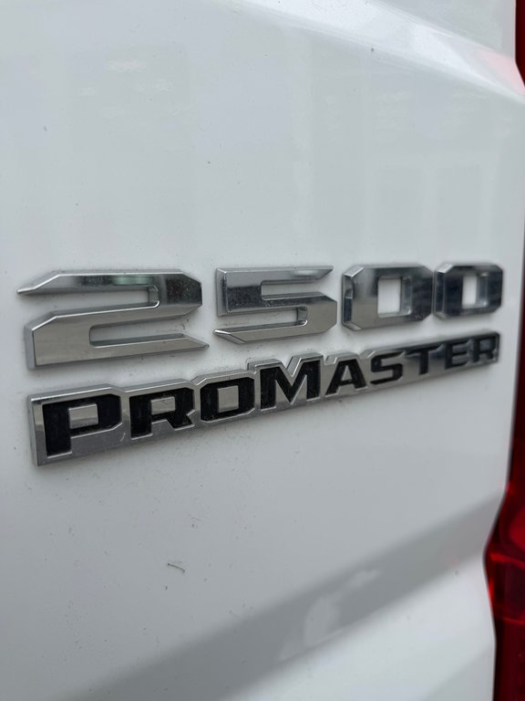 2025 Ram ProMaster Cargo Van Tradesman in Saint-Hyacinthe, Quebec - 14 - w1024h768px