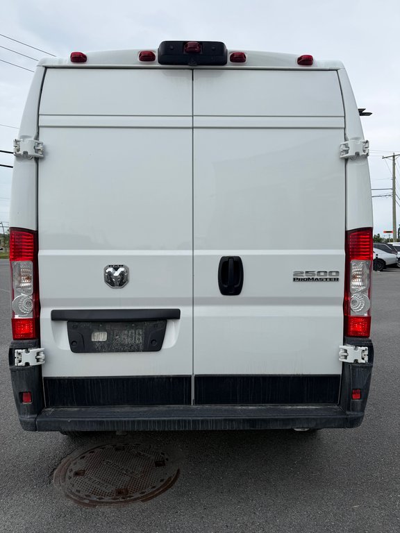 2025 Ram ProMaster Cargo Van Tradesman in Saint-Hyacinthe, Quebec - 4 - w1024h768px