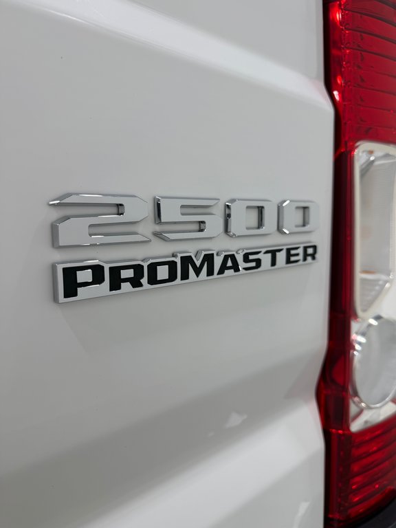 2025 Ram ProMaster Cargo Van Tradesman in Saint-Hyacinthe, Quebec - 16 - w1024h768px