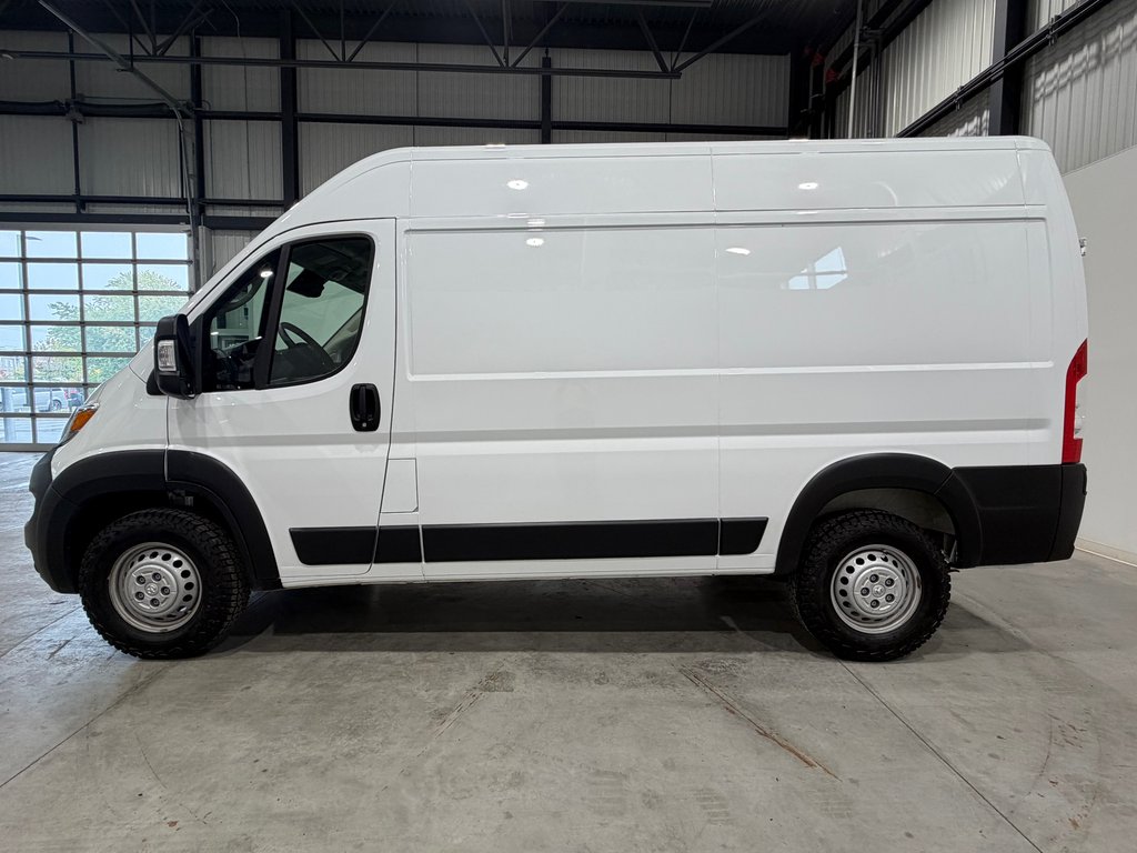 2025 Ram ProMaster Cargo Van Tradesman in Saint-Hyacinthe, Quebec - 8 - w1024h768px