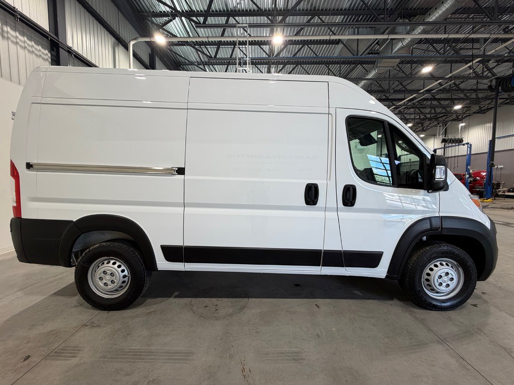 2025 Ram ProMaster Cargo Van Tradesman in Saint-Hyacinthe, Quebec - 4 - w1024h768px