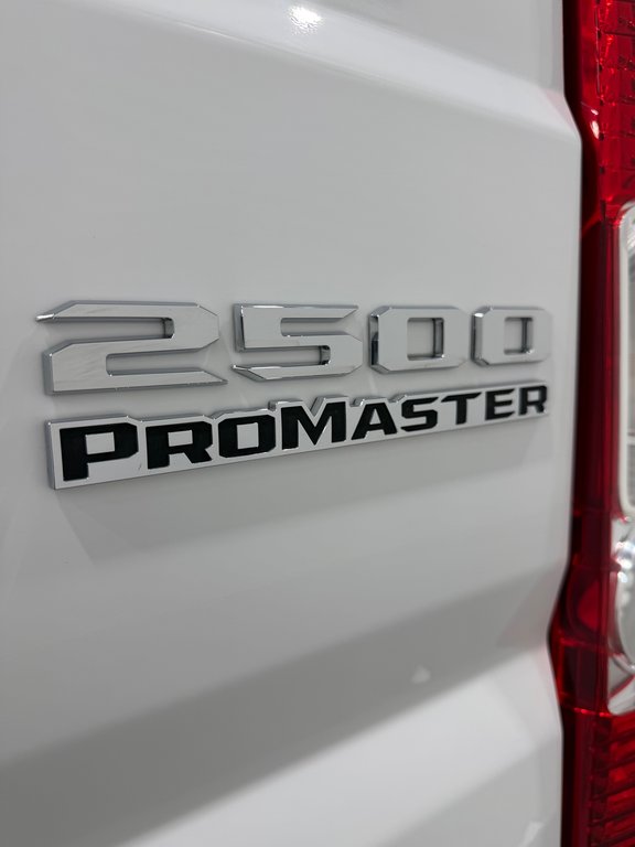 2025 Ram ProMaster Cargo Van Tradesman in Saint-Hyacinthe, Quebec - 14 - w1024h768px