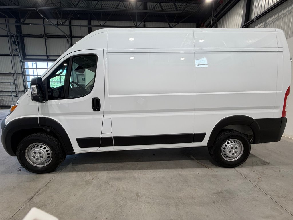 2025 Ram ProMaster Cargo Van Tradesman in Saint-Hyacinthe, Quebec - 8 - w1024h768px