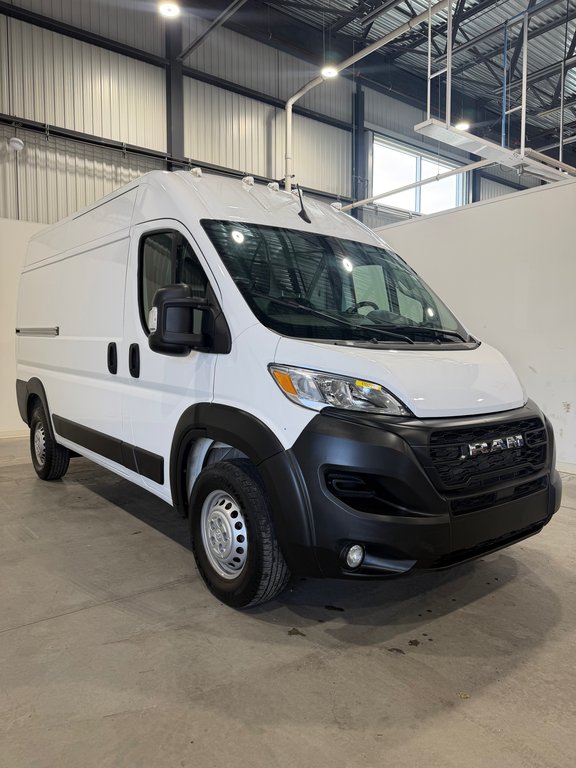 2025 Ram ProMaster Cargo Van Tradesman in Saint-Hyacinthe, Quebec - 3 - w1024h768px