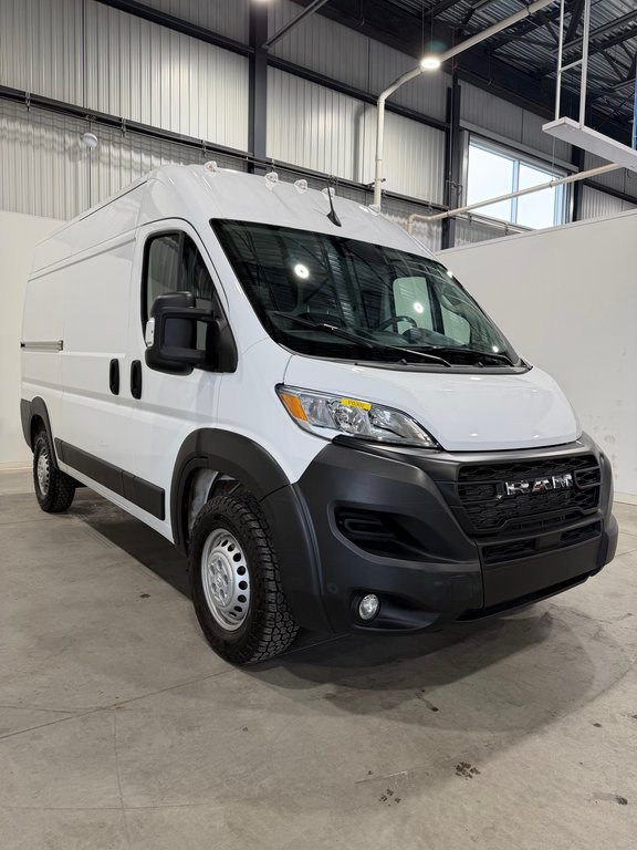 Ram ProMaster Cargo Van Tradesman 2025 à Saint-Hyacinthe, Québec - 3 - w1024h768px