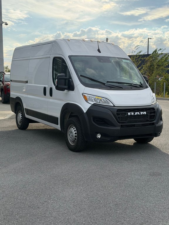 2025 Ram ProMaster Cargo Van Tradesman in Saint-Hyacinthe, Quebec - 3 - w1024h768px