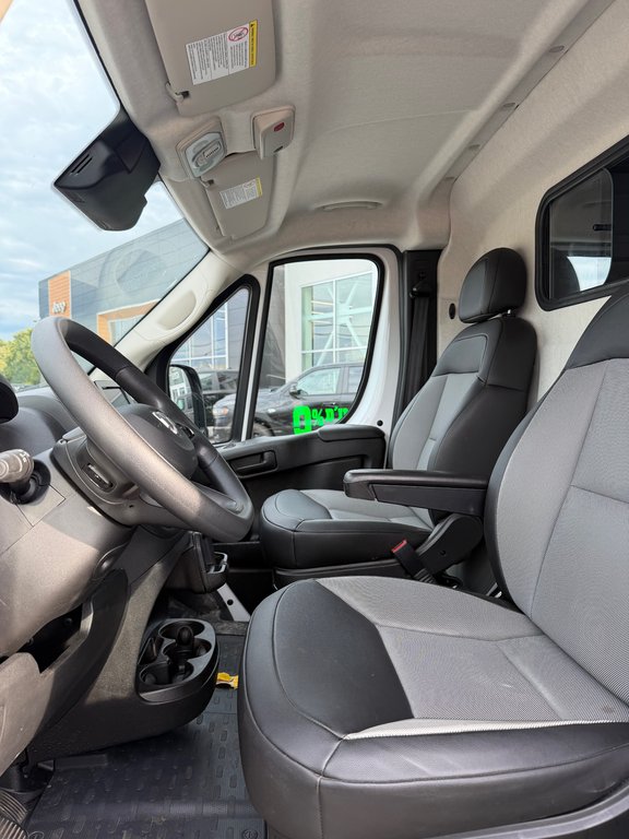 2025 Ram ProMaster Cargo Van Tradesman in Saint-Hyacinthe, Quebec - 11 - w1024h768px