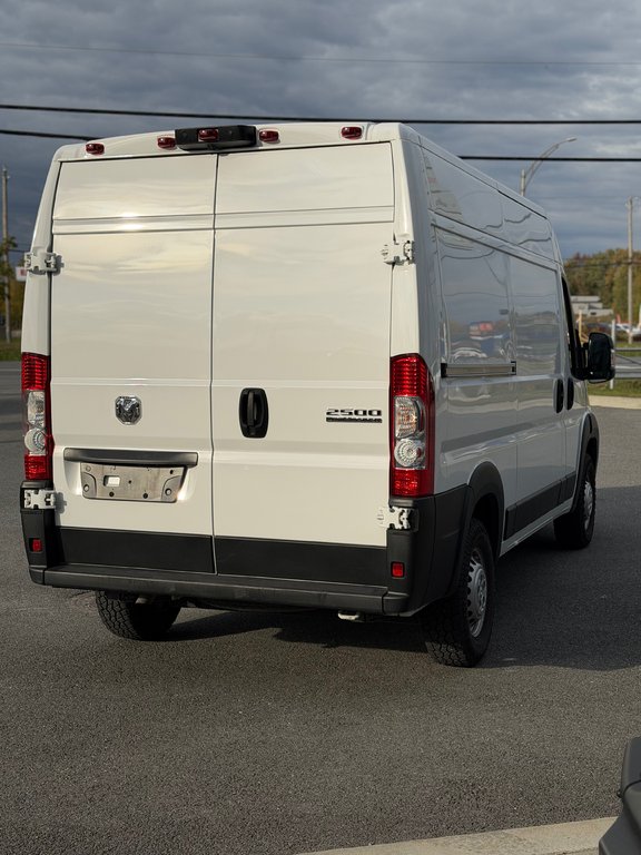 2025 Ram ProMaster Cargo Van Tradesman in Saint-Hyacinthe, Quebec - 5 - w1024h768px