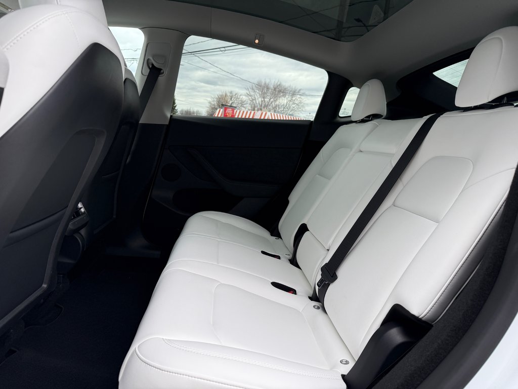 2024 Tesla Model Y STD RANGE in Drummondville, Quebec - 8 - w1024h768px