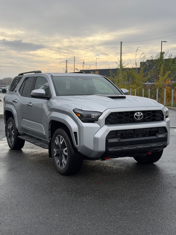 2026 Toyota 4Runner SR5 in Saint-Hyacinthe, Quebec - 3 - w1024h768px