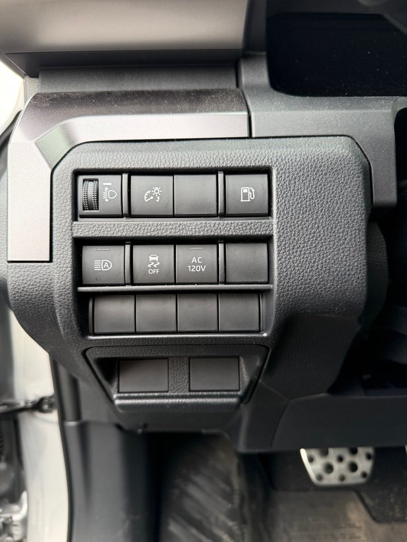2026 Toyota 4Runner SR5 in Saint-Hyacinthe, Quebec - 16 - w1024h768px