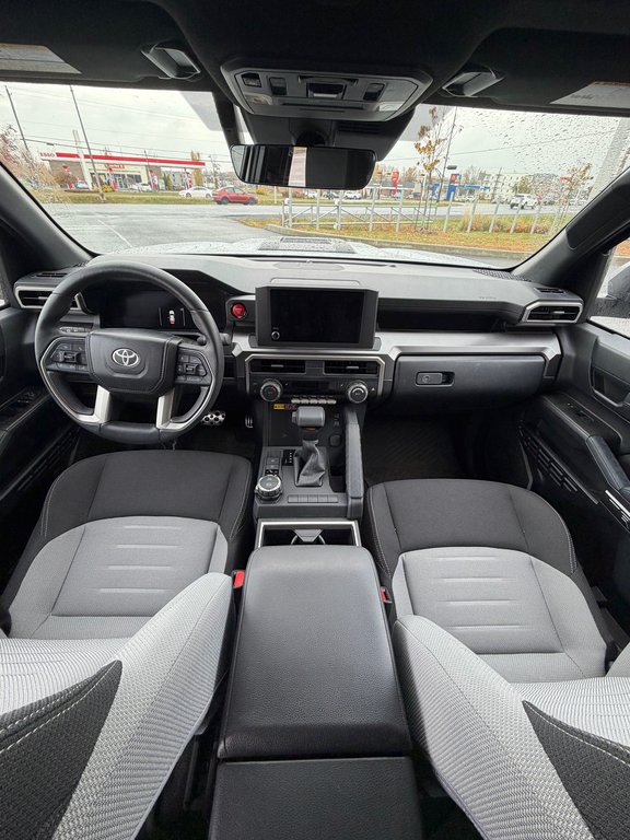 2026 Toyota 4Runner SR5 in Saint-Hyacinthe, Quebec - 11 - w1024h768px