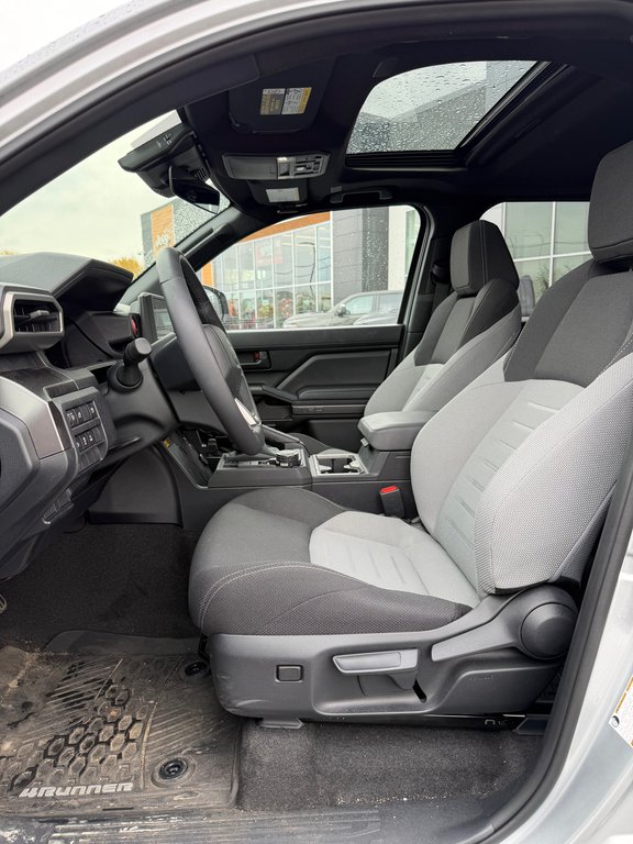 2026 Toyota 4Runner SR5 in Saint-Hyacinthe, Quebec - 12 - w1024h768px