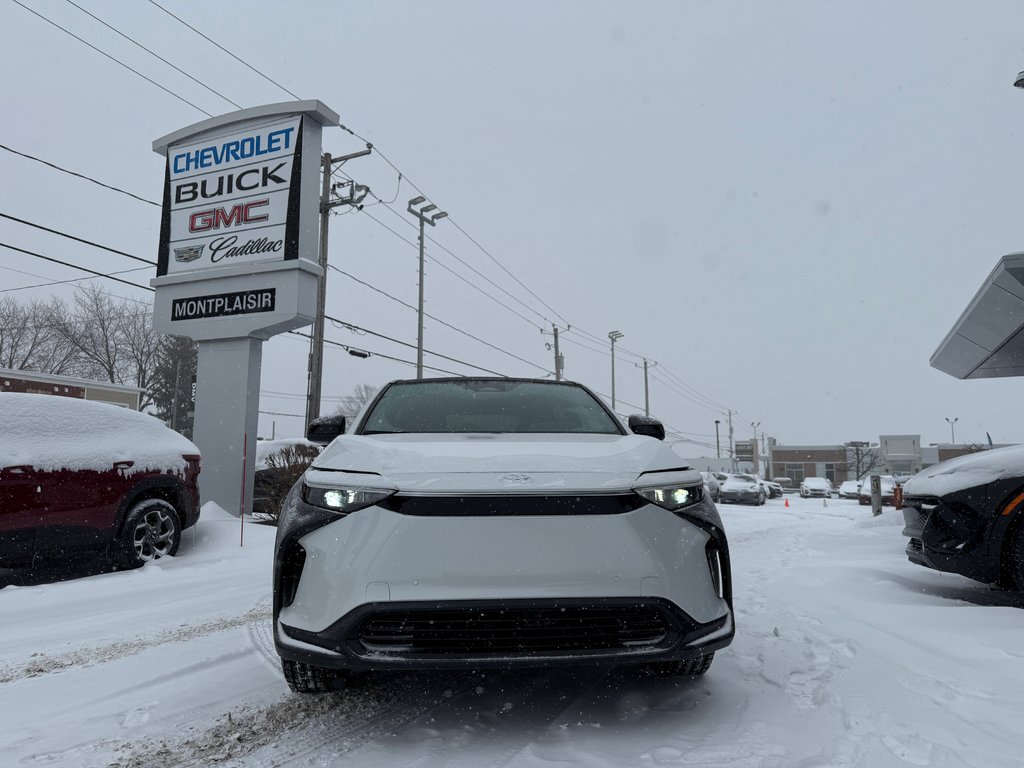 Toyota BZ4X XLE 2023 à Drummondville, Québec - 2 - w1024h768px