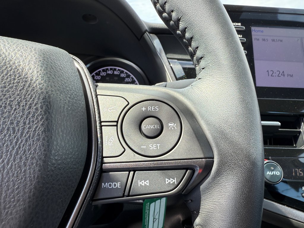 2021 Toyota Camry SE in Drummondville, Quebec - 16 - w1024h768px