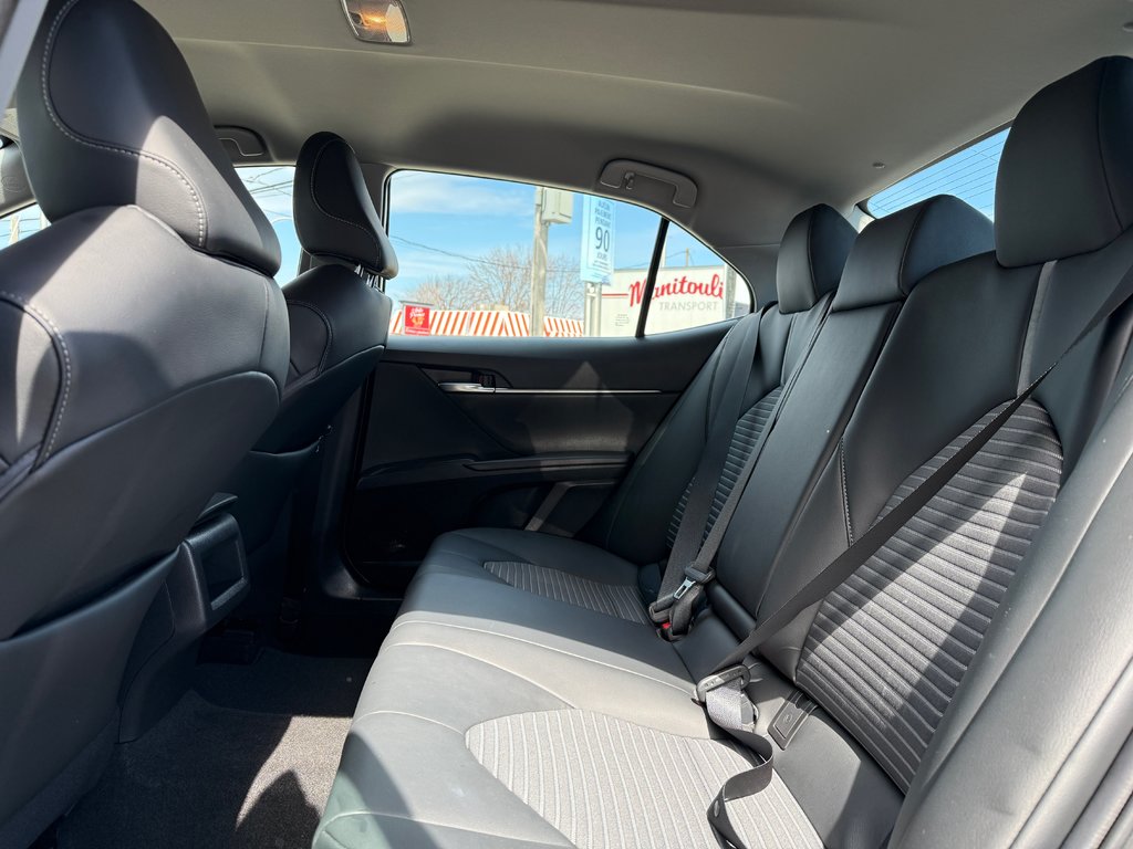 2021 Toyota Camry SE in Drummondville, Quebec - 10 - w1024h768px