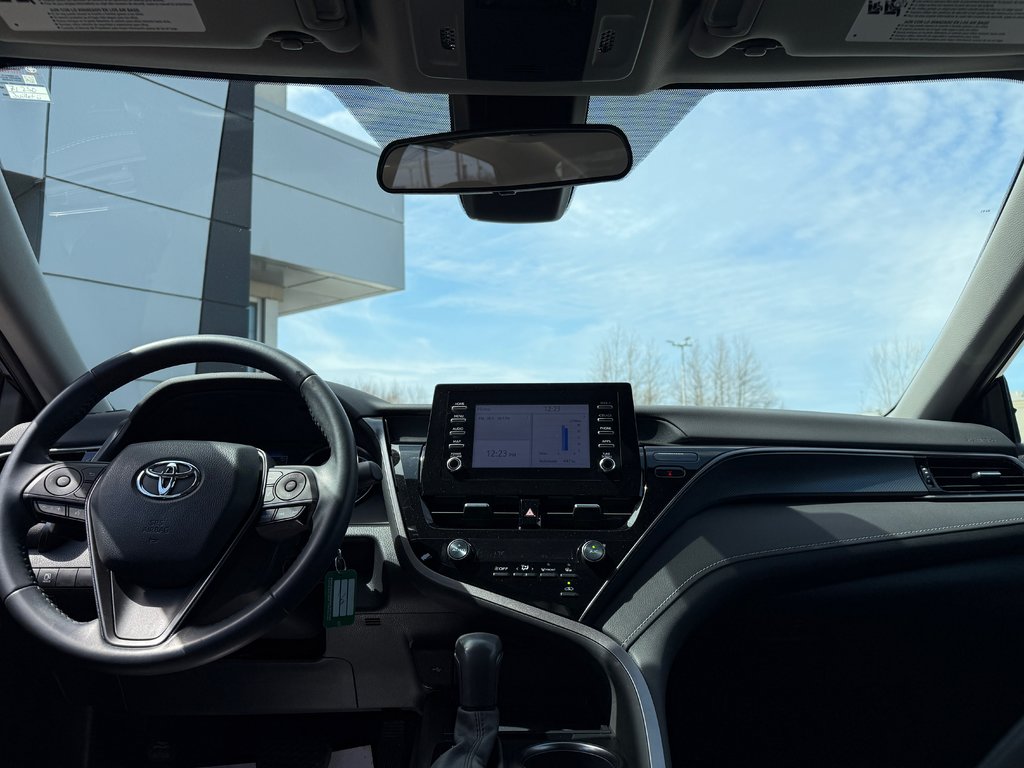 2021 Toyota Camry SE in Drummondville, Quebec - 11 - w1024h768px