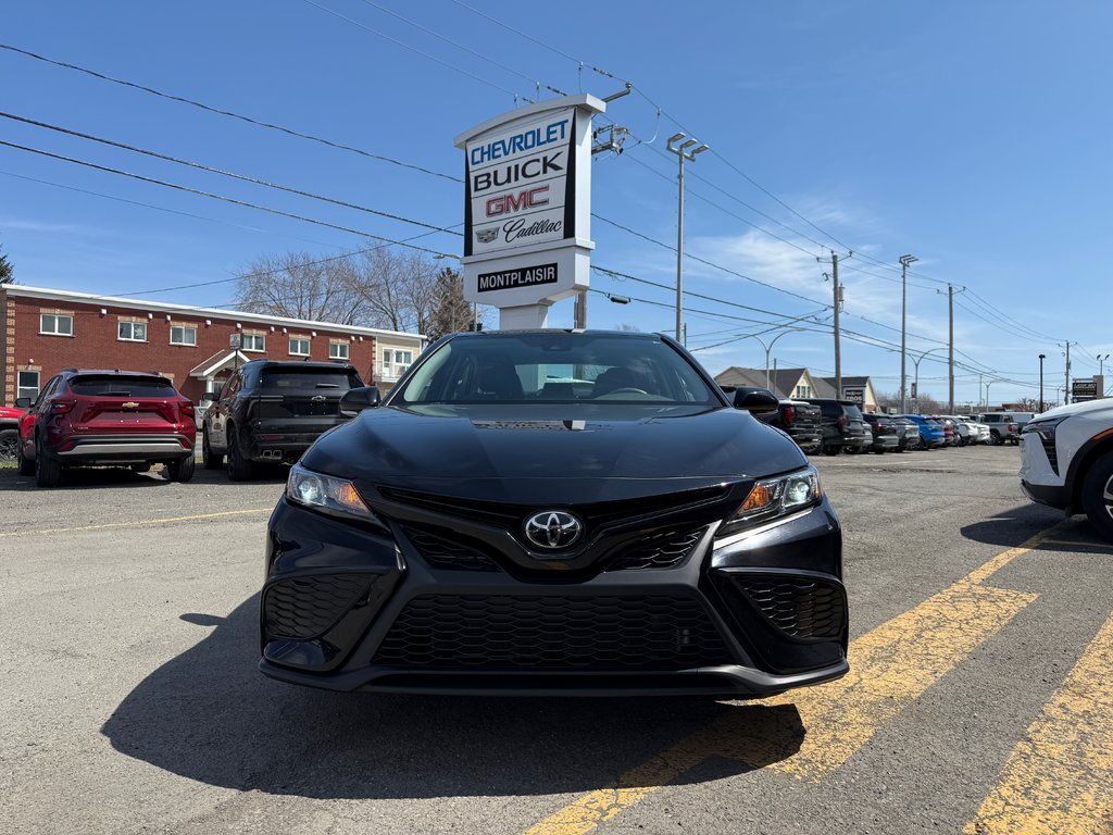 2021 Toyota Camry SE in Drummondville, Quebec - 2 - w1024h768px