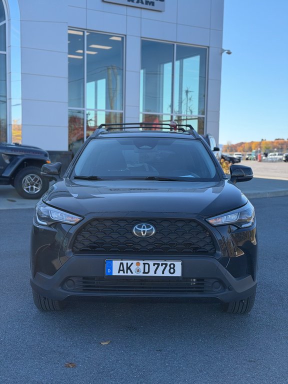 2025 Toyota Corolla Cross LE in Saint-Hyacinthe, Quebec - 2 - w1024h768px