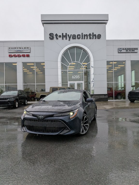 2019 Toyota Corolla Hatchback in Saint-Hyacinthe, Quebec - 1 - w1024h768px