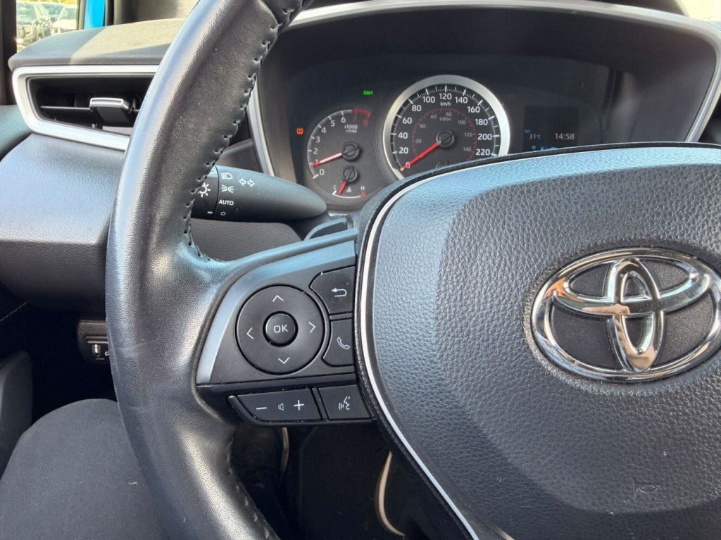 2020 Toyota Corolla Hatchback Hatchback in Quebec, Quebec - 17 - w1024h768px
