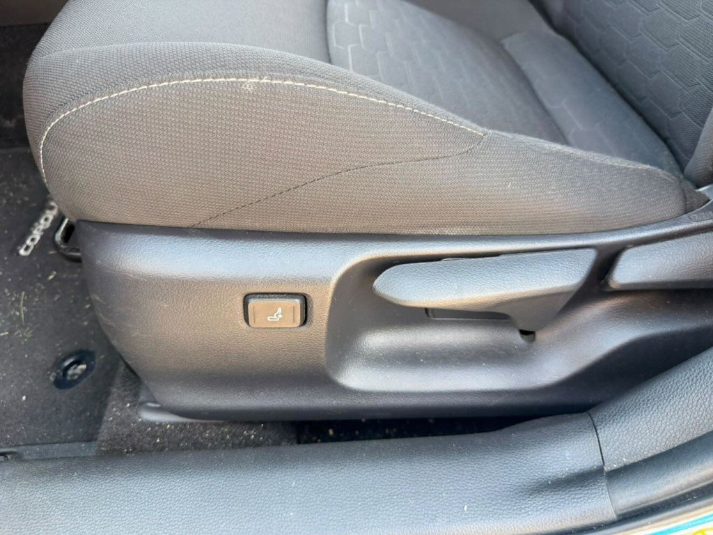 2020 Toyota Corolla Hatchback Hatchback in Quebec, Quebec - 16 - w1024h768px