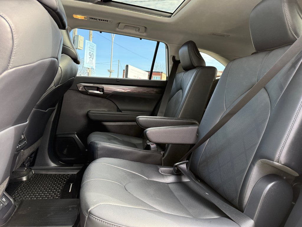 2023 Toyota Highlander Hybrid Limited in Drummondville, Quebec - 9 - w1024h768px