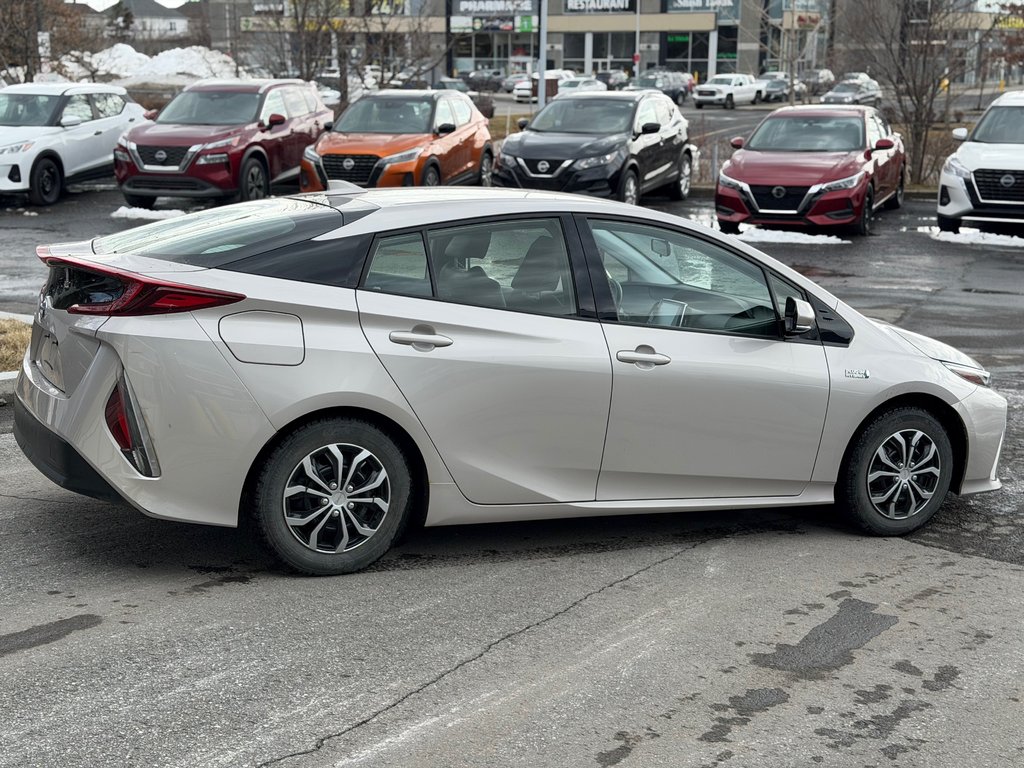 Toyota Prius Prime UPGRADE 2020-3