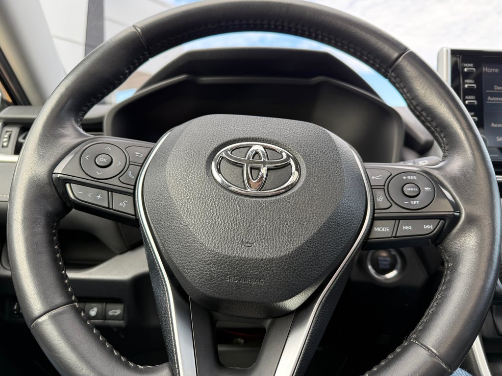 2023 Toyota RAV4 XLE in Drummondville, Quebec - 12 - w1024h768px