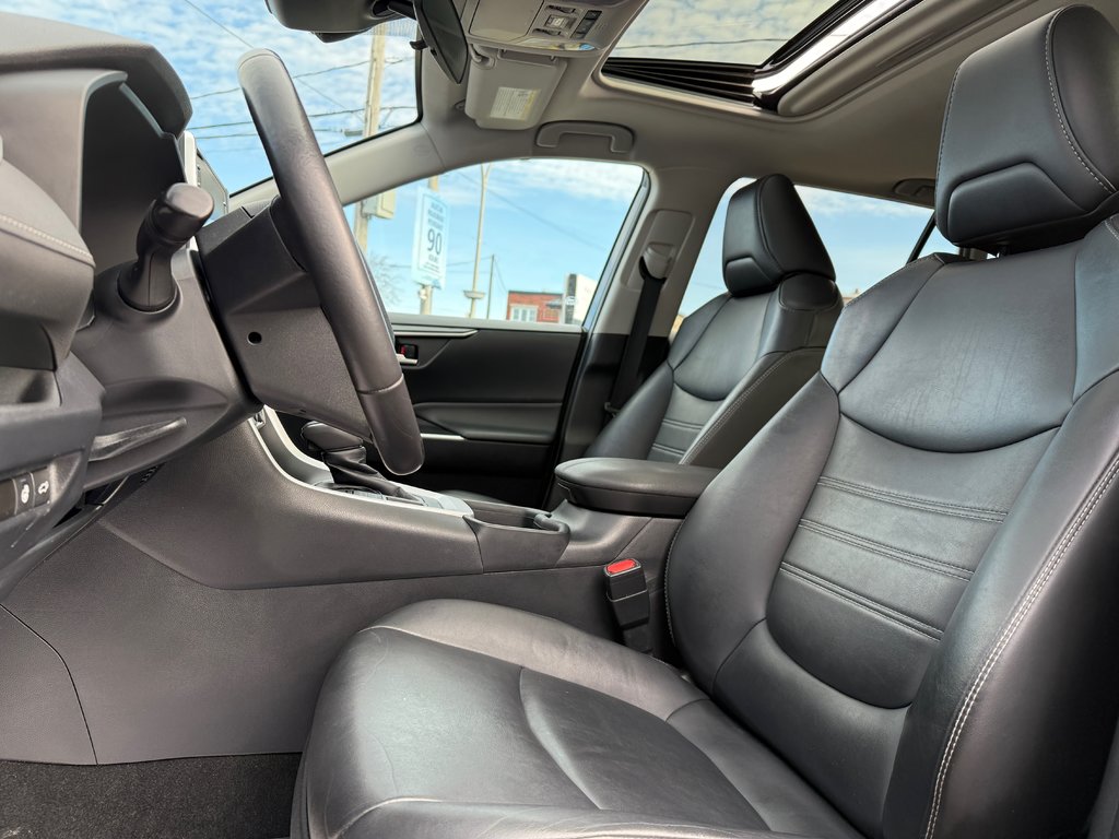 2023 Toyota RAV4 XLE in Drummondville, Quebec - 7 - w1024h768px
