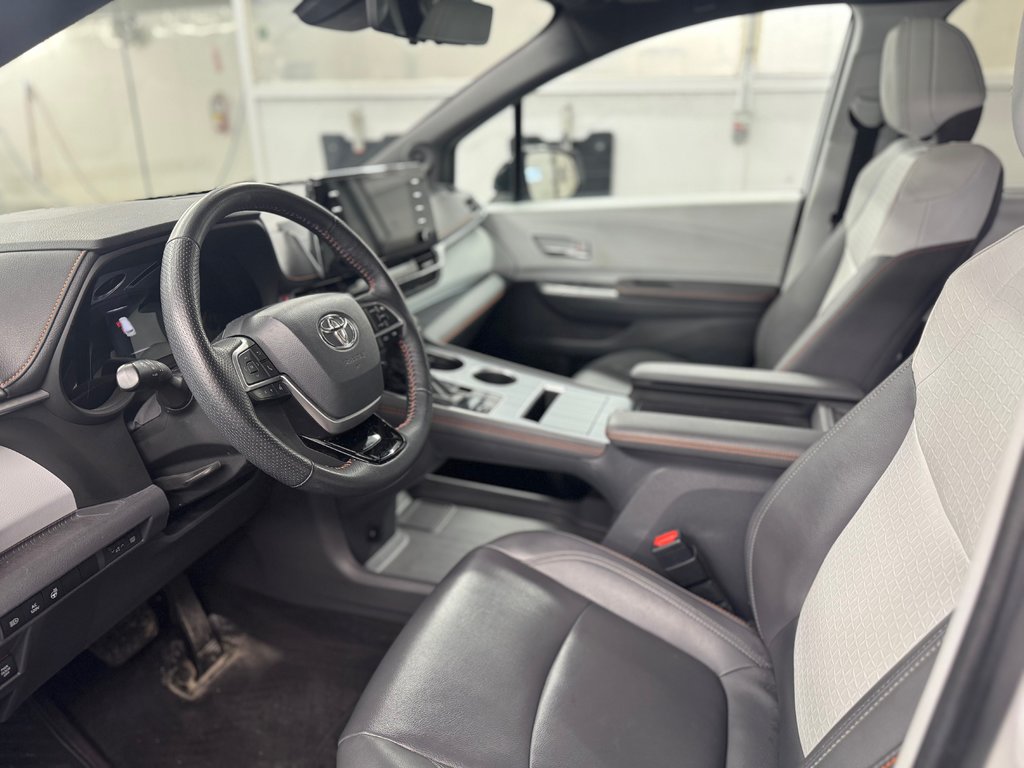 Toyota Sienna XSE AWD HYBRIDE TOIT-OUVRANT 2021 à Sherbrooke, Québec - 3 - w1024h768px