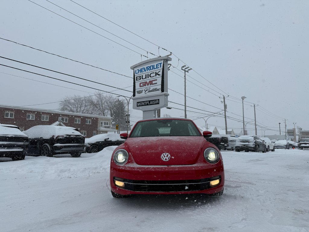 Volkswagen Beetle 18 TSI Convertible TECH PKG 2015 à Drummondville, Québec - 2 - w1024h768px