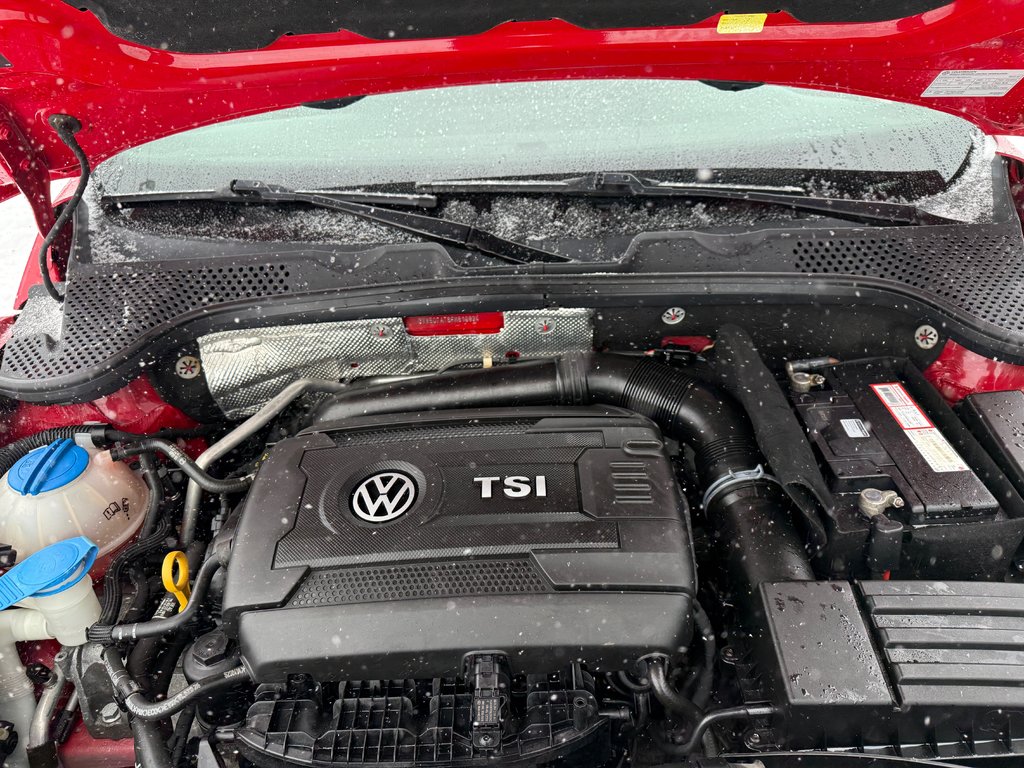 Volkswagen Beetle 18 TSI Convertible TECH PKG 2015 à Drummondville, Québec - 5 - w1024h768px