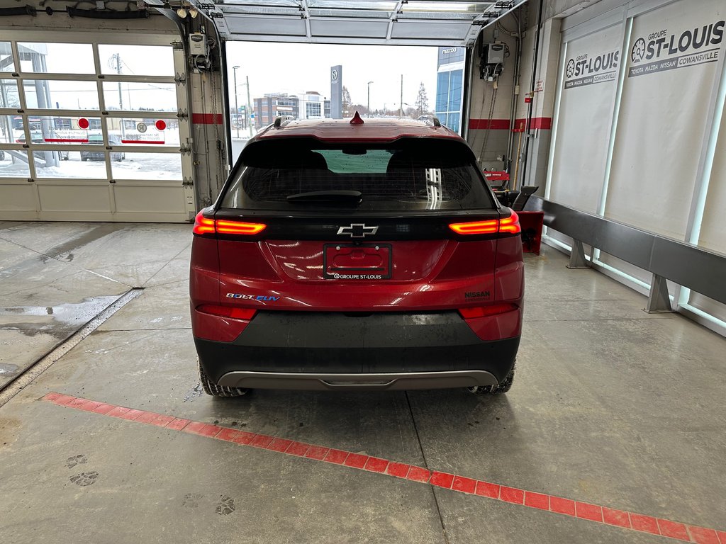 2023 Chevrolet BOLT EUV LT in Cowansville, Quebec - 3 - w1024h768px