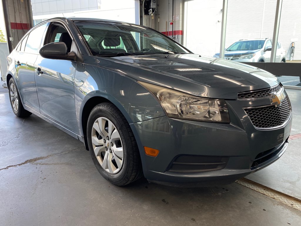 Chevrolet Cruze LT Turbo w/1SA 2012 à Cowansville, Québec - 4 - w1024h768px