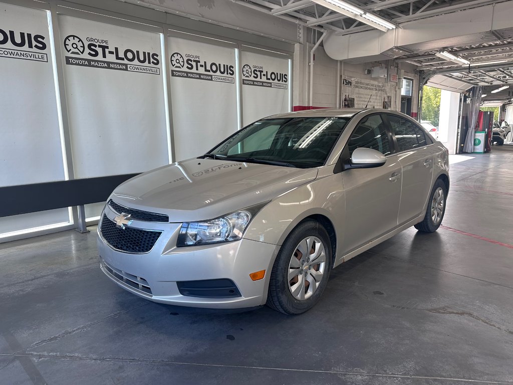 Chevrolet Cruze LT Turbo w/1SA 2012 à Cowansville, Québec - 1 - w1024h768px