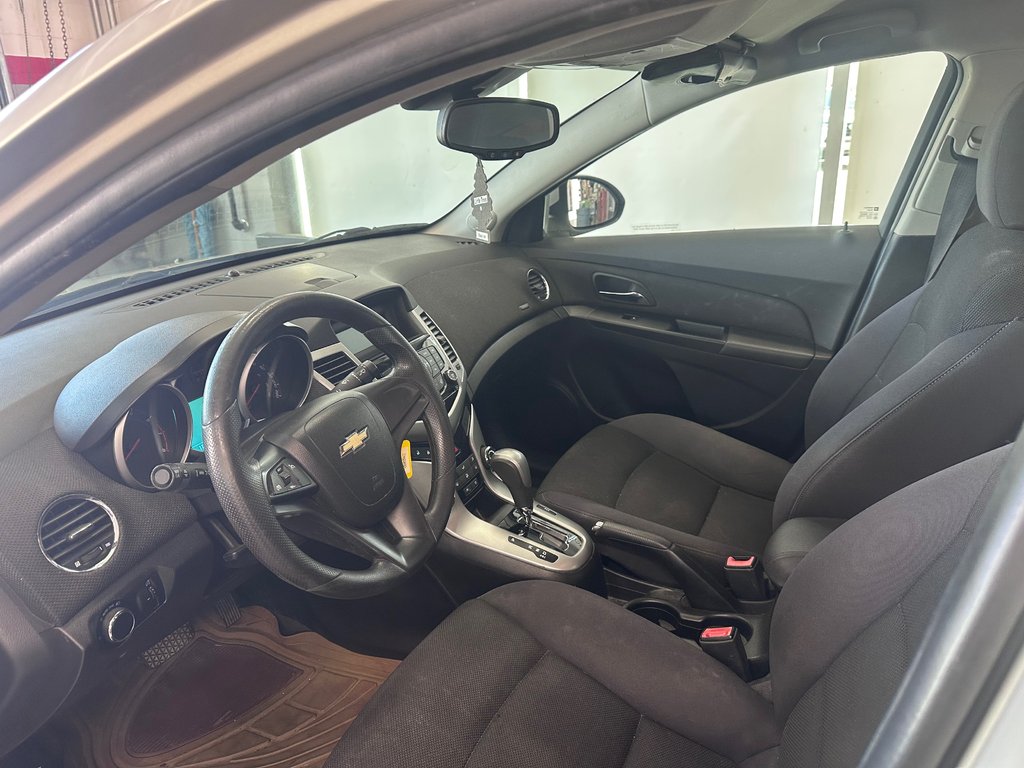 Chevrolet Cruze LT Turbo w/1SA 2012 à Cowansville, Québec - 13 - w1024h768px