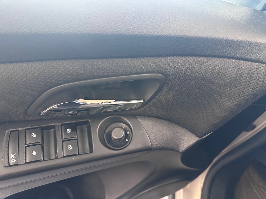 Chevrolet Cruze LT Turbo w/1SA 2012 à Cowansville, Québec - 14 - w1024h768px