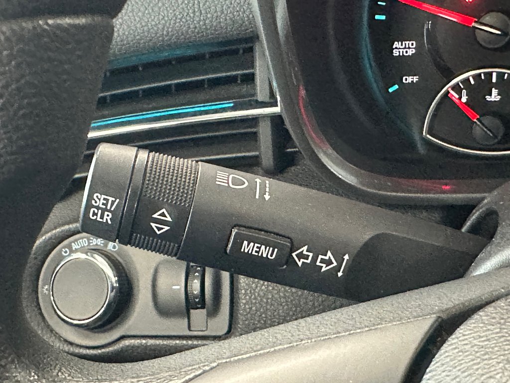 2014 Chevrolet Malibu LT in Cowansville, Quebec - 34 - w1024h768px