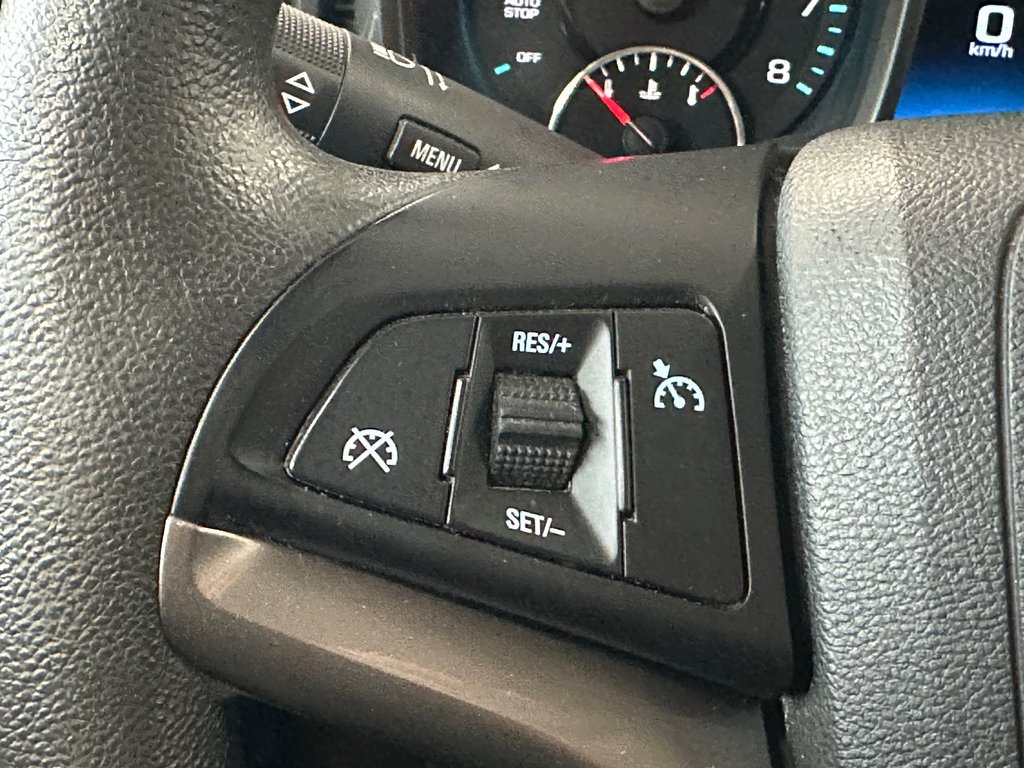 2014 Chevrolet Malibu LT in Cowansville, Quebec - 33 - w1024h768px