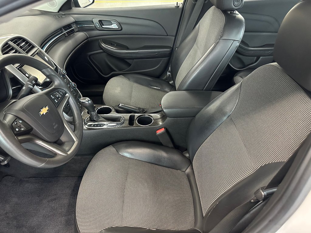 2014 Chevrolet Malibu LT in Cowansville, Quebec - 23 - w1024h768px