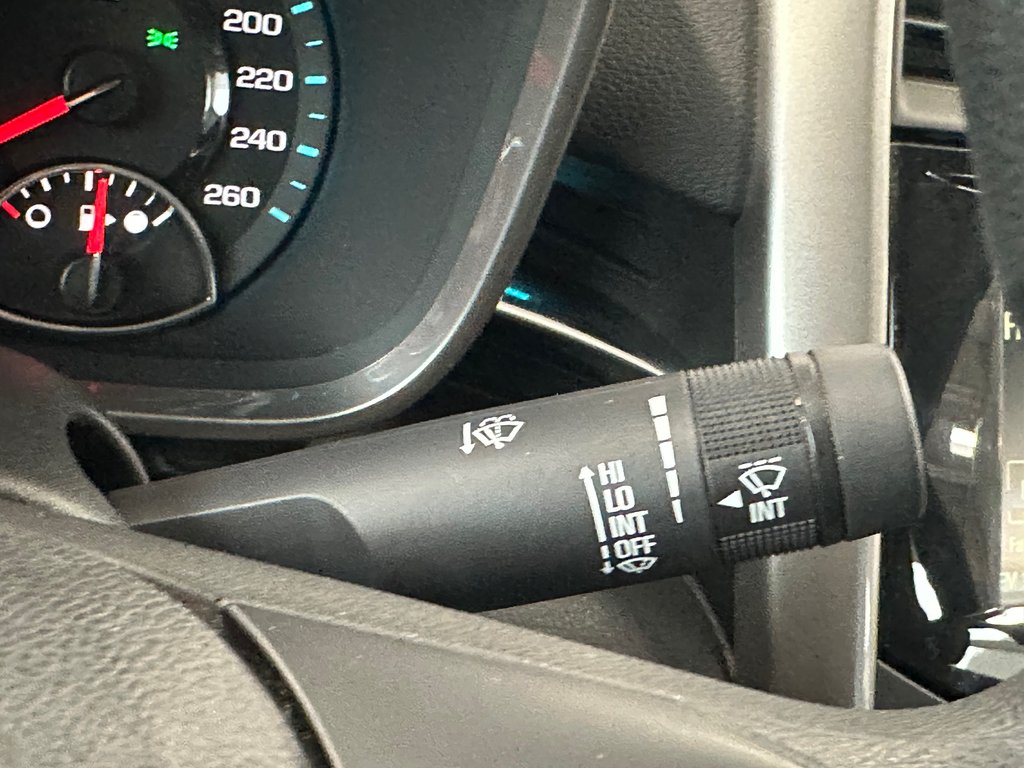 2014 Chevrolet Malibu LT in Cowansville, Quebec - 32 - w1024h768px