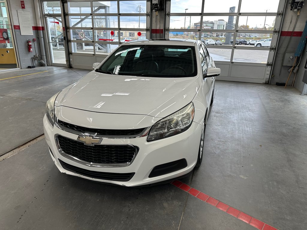 2014 Chevrolet Malibu LT in Cowansville, Quebec - 10 - w1024h768px
