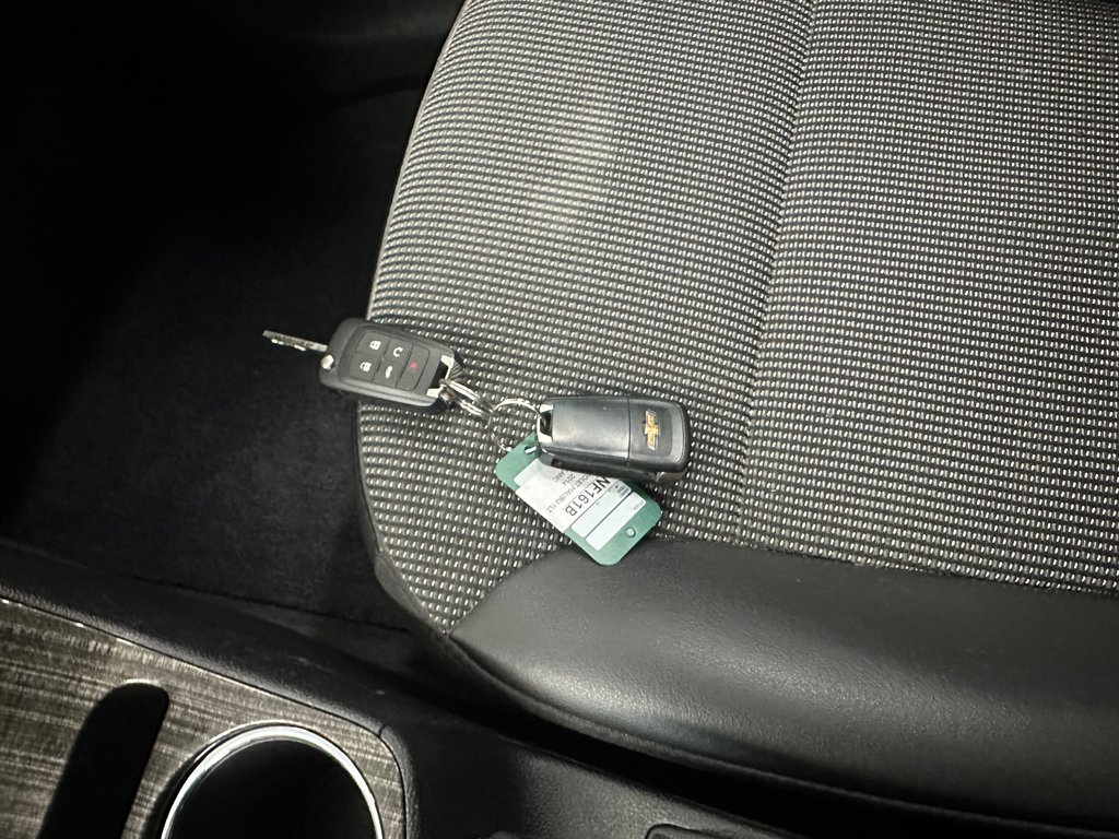 2014 Chevrolet Malibu LT in Cowansville, Quebec - 39 - w1024h768px