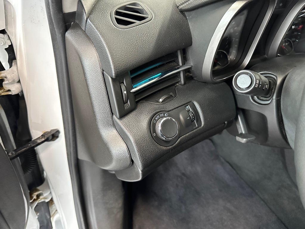 2014 Chevrolet Malibu LT in Cowansville, Quebec - 26 - w1024h768px