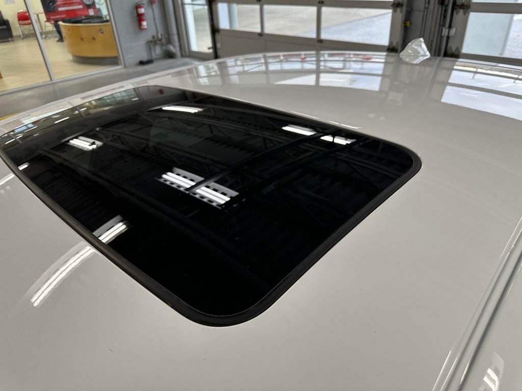 2014 Chevrolet Malibu LT in Cowansville, Quebec - 13 - w1024h768px