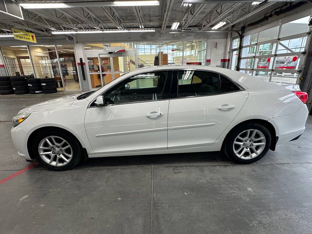 2014 Chevrolet Malibu LT in Cowansville, Quebec - 9 - w1024h768px