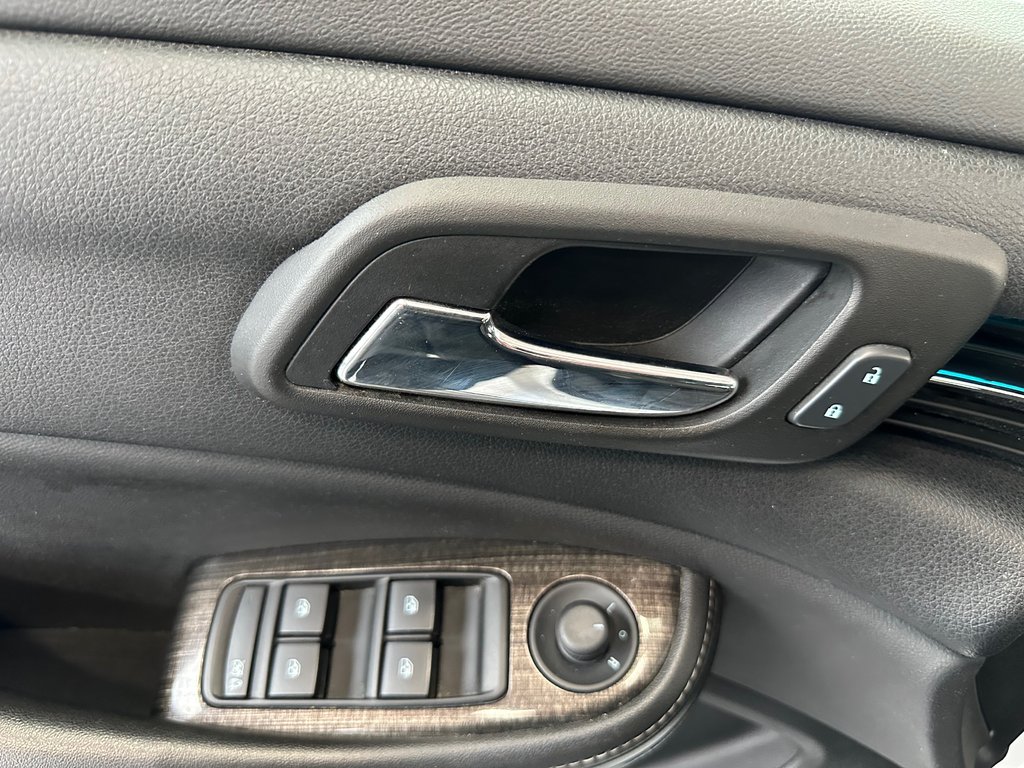 2014 Chevrolet Malibu LT in Cowansville, Quebec - 25 - w1024h768px