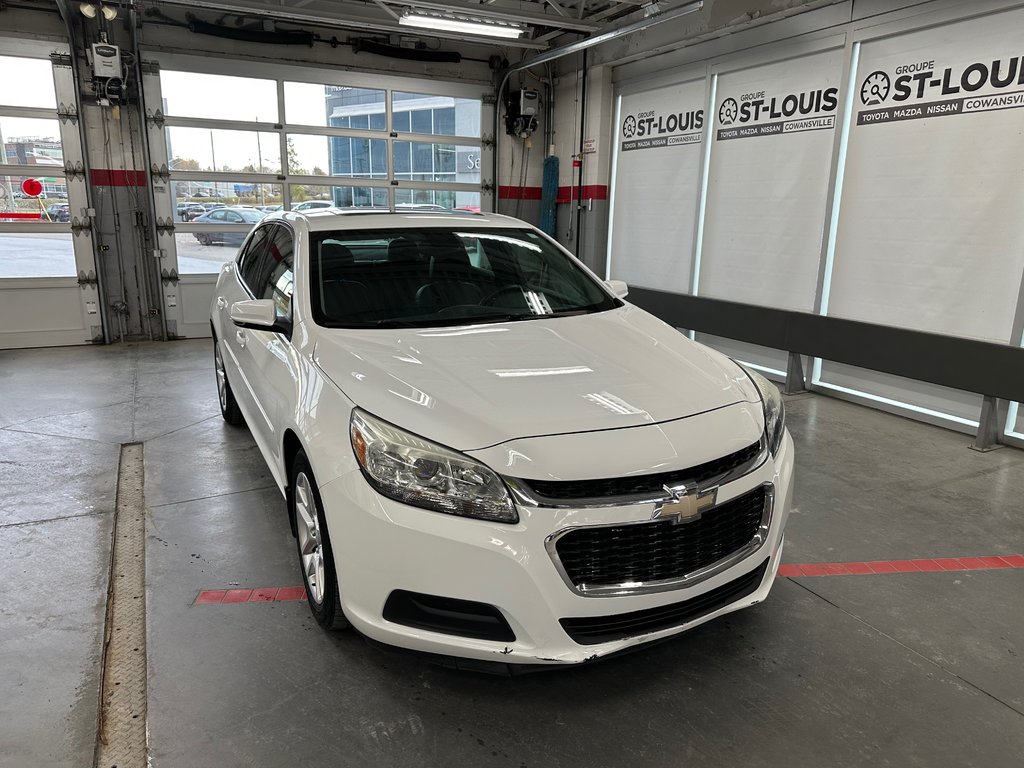 2014 Chevrolet Malibu LT in Cowansville, Quebec - 1 - w1024h768px
